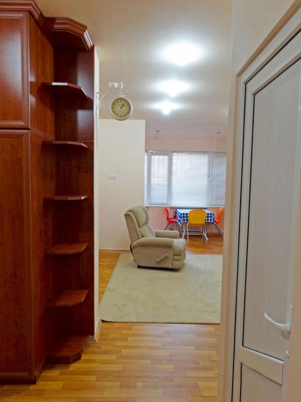 Apartment In The Center Of Yerevan By The Republic Square Buitenkant foto